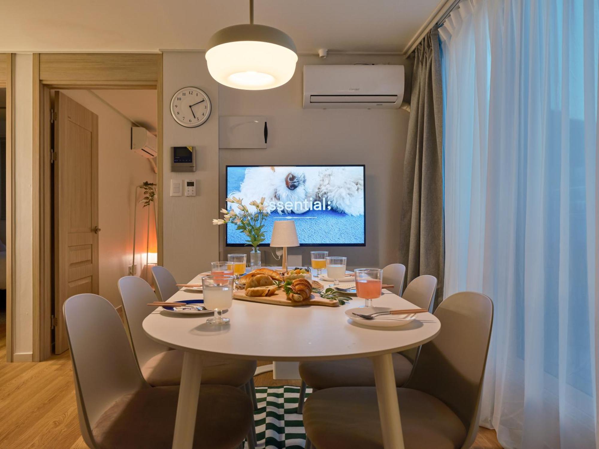Apartment The Moment,hongdae *